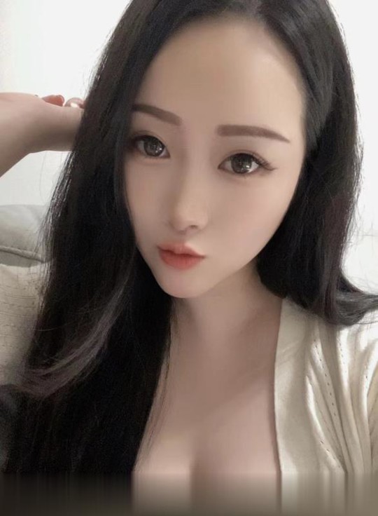 巨无霸的大咪咪 妃儿