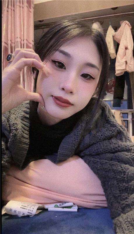 纹身小妹佳慧
