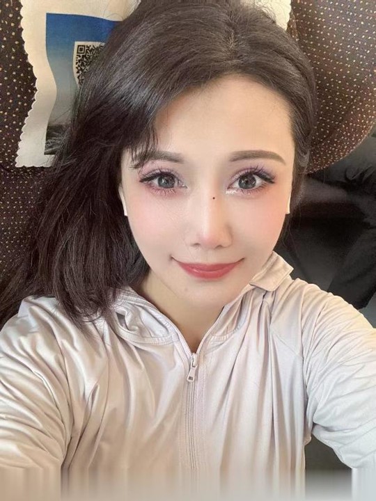 活泼型小美女