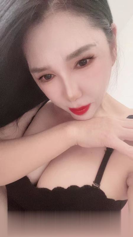 卡啦卡啦漫巨乳女