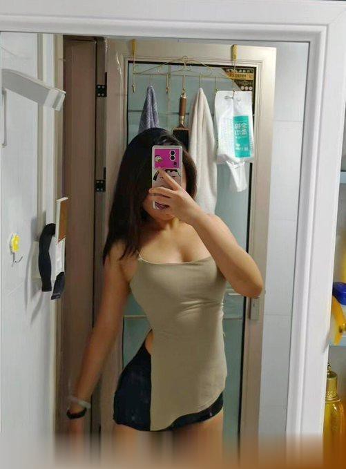 体验大胸茉莉