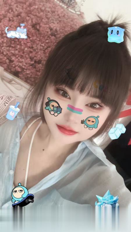 钟楼可爱小美女