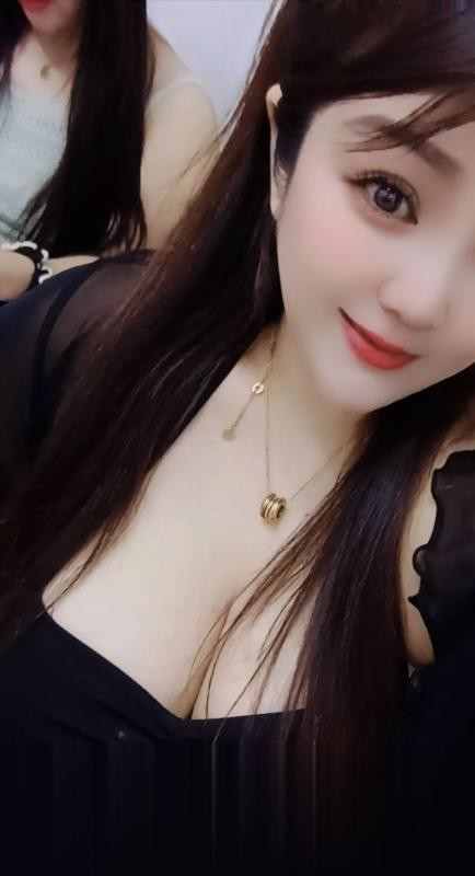 巨乳小姐姐.