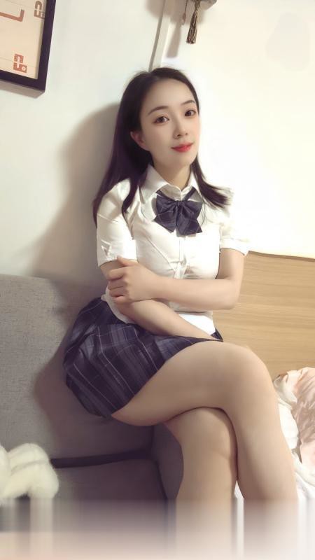 蜜桃翘臀李KK